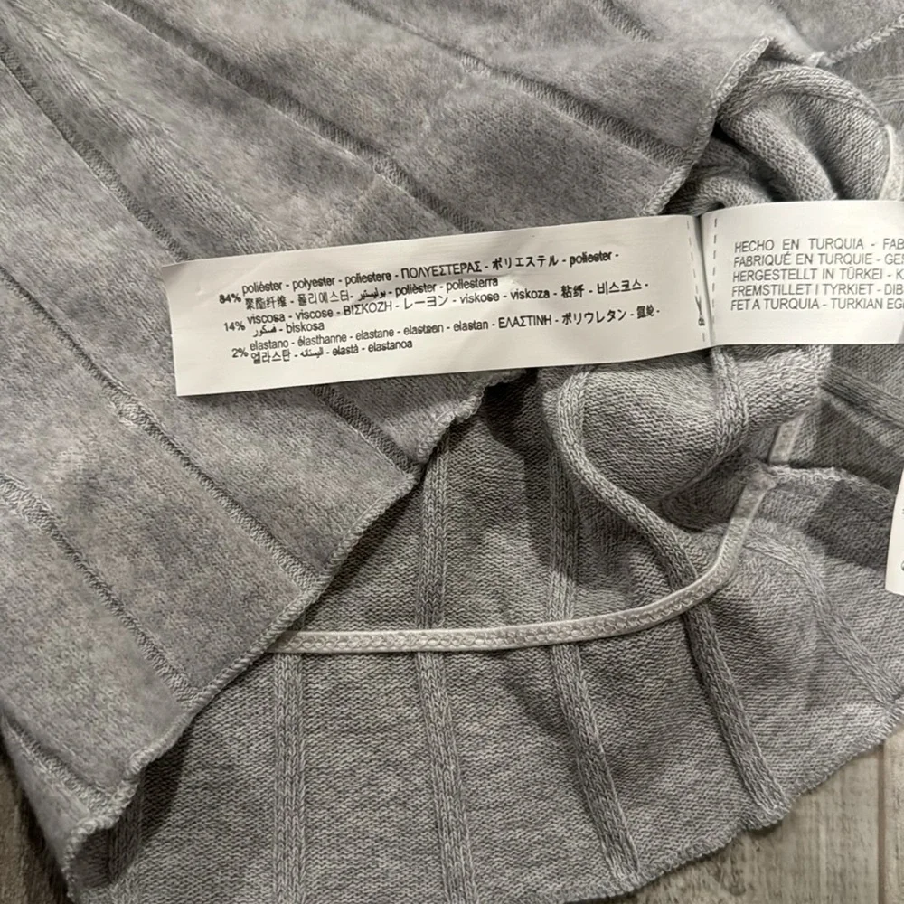 Zara round neck